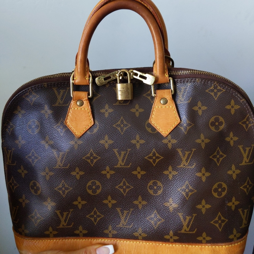 Louis Vuitton Alma PM (Authentic)